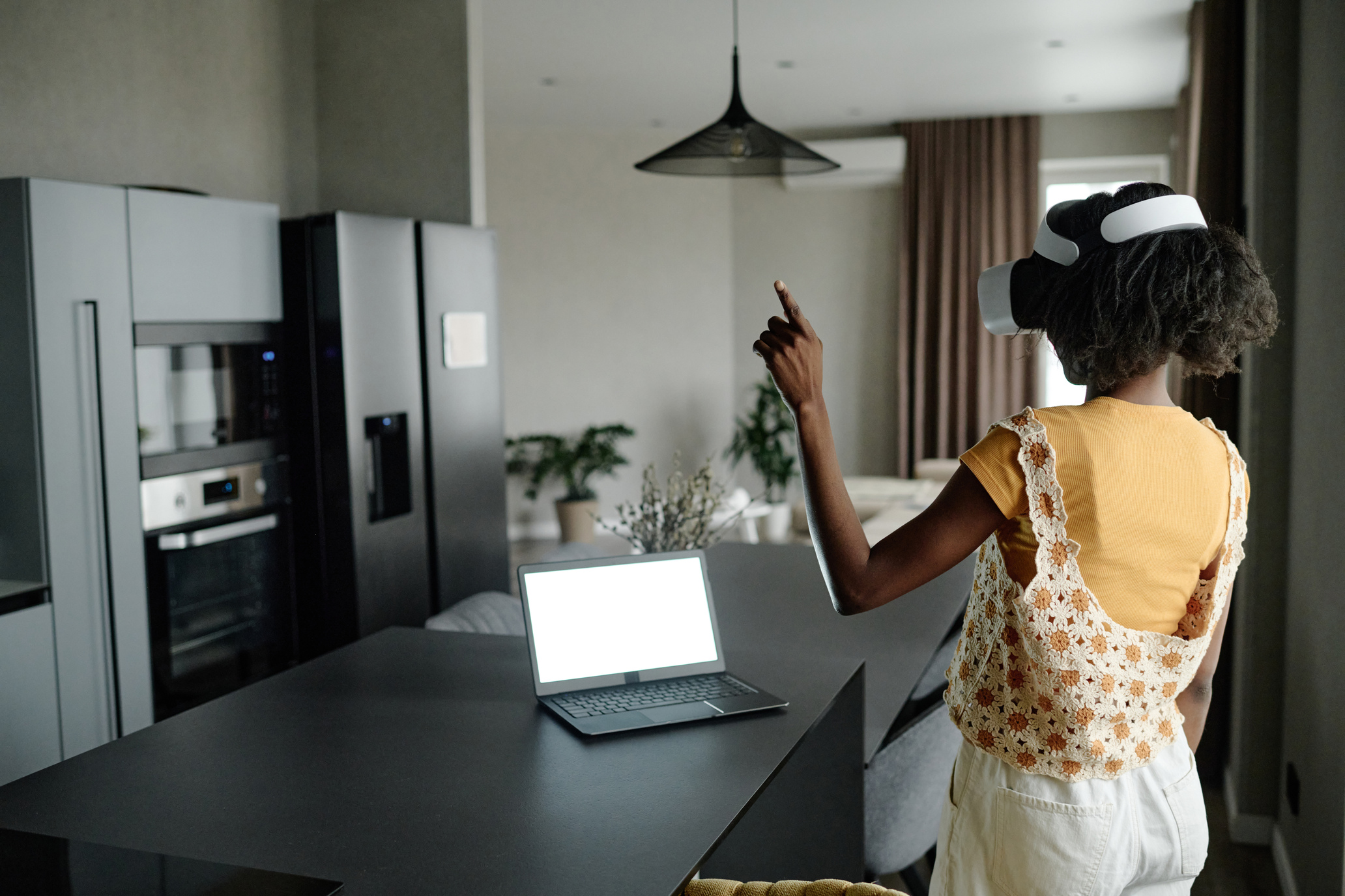 Il Ruolo della Tecnologia nel Settore Immobiliare: Dal Virtual Tour alla Domotica